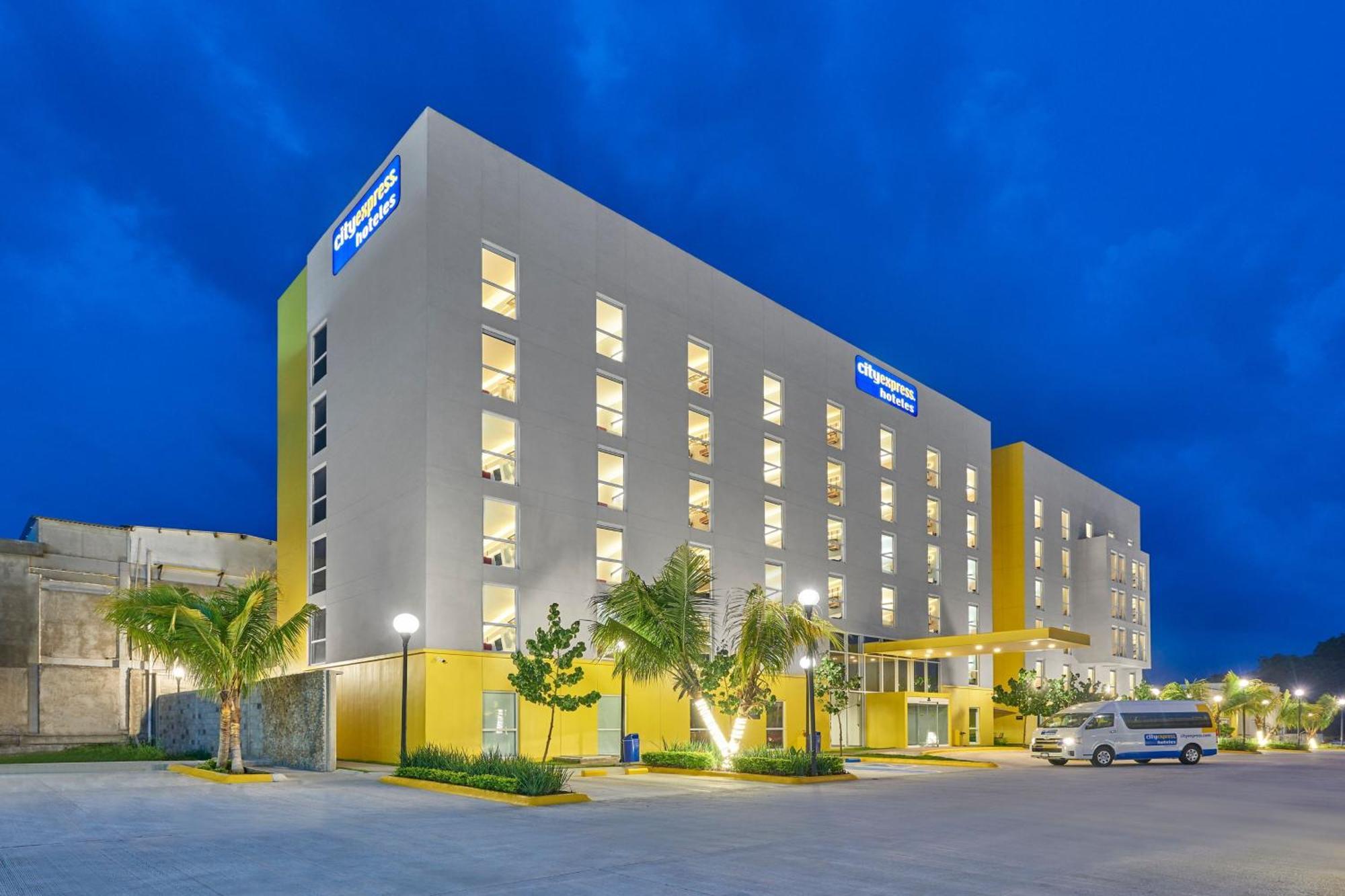 City Express By Marriott تاباتشولا المظهر الخارجي الصورة